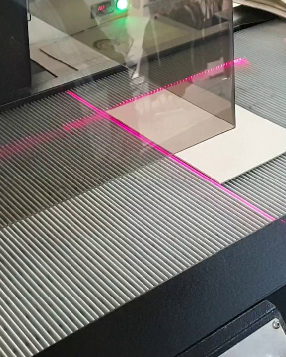 machine découpe laser textile